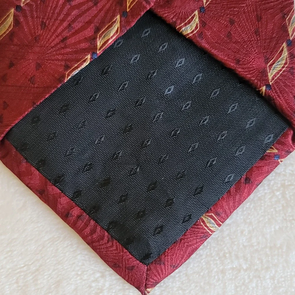 Bill Blass Necktie Mens OS Burgundy Geometric‎ Sunburst Silk Black Label Tie